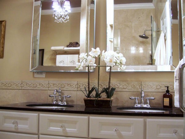 Elegant-Mirror-with-Double-Vanity-Sink-for-Classic-Bathroom-Interior-Design-Ideas