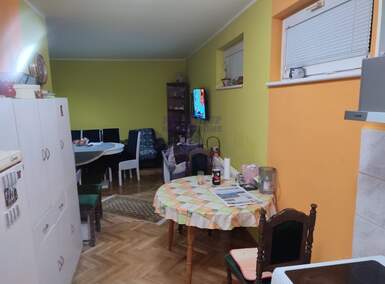 Trosoban stan, Novi Sad, Podbara, prodaja, 68m2, 154100e, id915384