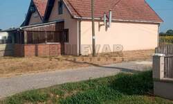 Poslovni prostor / Lokal, Rača - Centar | Prodaja · 184m² · 60.000€