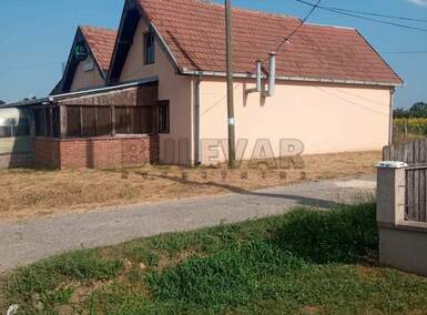 Poslovni prostor / Lokal, Rača, Centar, prodaja, 184m2, 60000e, id990574