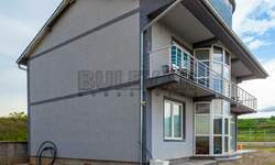 Kuća, Doljevac - Malošište | Izdavanje · 200m² · 1.500€