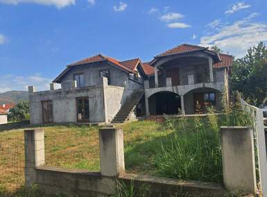 Kuća, Golubac | Prodaja · 300m² · 110.000€
