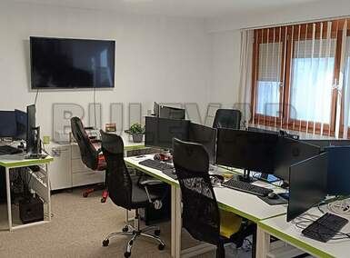 Poslovni prostor / Lokal, Niš, Crveni pevac, izdavanje, 93m2, 900e, id1281453