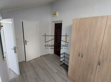 Jednoiposoban stan, Novi Sad, Rotkvarija, izdavanje, 28m2, 370e, id1370783
