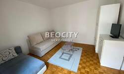 Jednosoban stan, Novi Sad, Centar, izdavanje, 32m2, 300e, id1374917