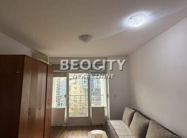 Jednosoban stan, Novi Sad, Bulevar Oslobođenja, izdavanje, 27m2, 300e, id1376637
