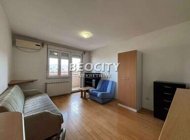 Jednosoban stan, Novi Sad, Centar, izdavanje, 34m2, 300e, id1376927