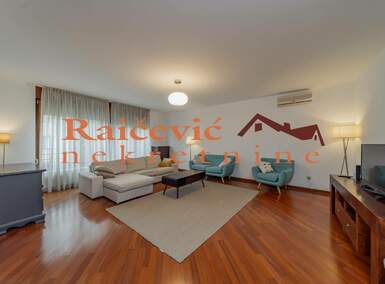 Cetvorosoban stan, Beograd, Vukov Spomenik, prodaja, 144m2, 576000e, id1379340