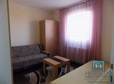 Jednoiposoban stan, Ćuprija, izdavanje, 37m2, 150e, id774921