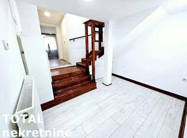 Trosoban stan, Novi Sad, Petrovaradin, prodaja, 50m2, 98000e, id1384771