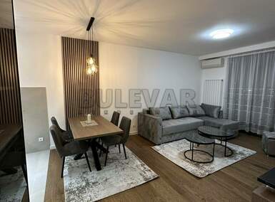 Dvosoban stan, Niš, Bulevar Nemanjića, izdavanje, 55m2, 650e, id1385375