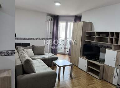 Jednosoban stan, Novi Sad, Centar, izdavanje, 24m2, 300e, id1385448