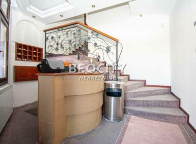 Poslovni prostor / Lokal, Beograd, Rakovica, prodaja, 365m2, 580000e, id1390069