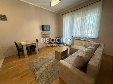 Jednosoban stan, Novi Sad, Bulevar Oslobođenja, izdavanje, 32m2, 350e, id1393357