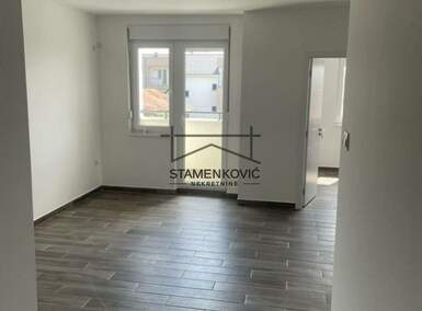 Dvoiposoban stan, Novi Sad, Lipov gaj, prodaja, 43m2, 97440e, id1393379