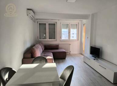 Dvosoban stan, Niš, Trg Učitelja Tase, prodaja, 50m2, 114000e, id1396601