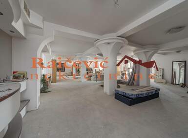 Poslovni prostor / Lokal, Beograd, Labudovo Brdo, prodaja, 365m2, 580000e, id1400498