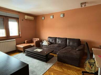 Trosoban stan, Beograd, Kalenić, izdavanje, 72m2, 750e, id1412021