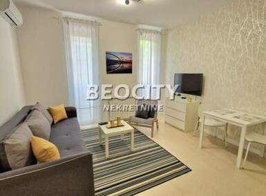 Jednosoban stan, Novi Sad, Centar, izdavanje, 28m2, 320e, id1415961