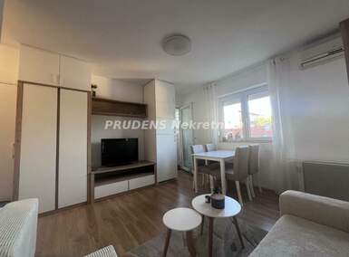 Jednoiposoban stan, Beograd, Karaburma, izdavanje, 30m2, 450e, id1426570