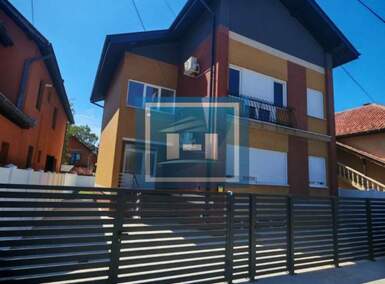 Trosoban stan, Paraćin, izdavanje, 80m2, 400e, id1434092