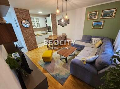 Trosoban stan, Novi Sad, Petrovaradin, prodaja, 56m2, 142800e, id1438562