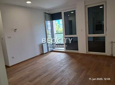 Poslovni prostor / Lokal, Novi Sad, Bulevar Oslobođenja, izdavanje, 68m2, 1000e, id1448484