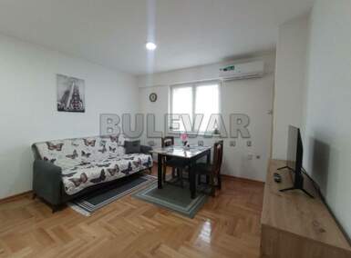 Jednoiposoban stan, Niš, Bulevar Nemanjića, izdavanje, 33m2, 300e, id1449091