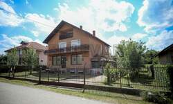 Kuca, Kragujevac, Šumarice, prodaja, 292m2, 185000e, id1449439