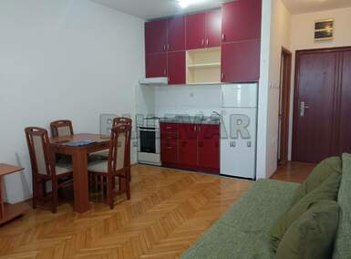 Garsonjera, Niš, Crveni pevac, izdavanje, 28m2, 230e, id957576