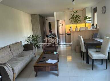 Trosoban stan, Beograd, Petlovo Brdo, prodaja, 88m2, 155000e, id1432676