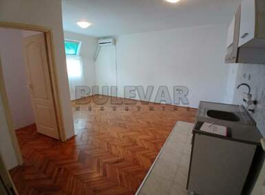 Jednoiposoban stan, Niš, Centar, izdavanje, 40m2, 250e, id1461589