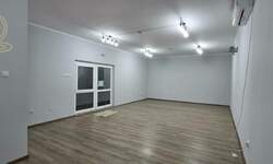 Poslovni prostor / Lokal, Beograd, Bežanijska kosa 2, izdavanje, 65m2, 750e, id1465450