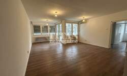 Trosoban stan, Beograd, Medaković III, prodaja, 80m2, 185000e, id1461466