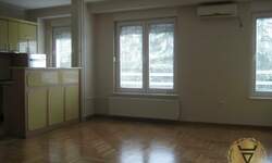 Trosoban stan, Beograd, Cvetkova pijaca , izdavanje, 80m2, 700e, id1466018