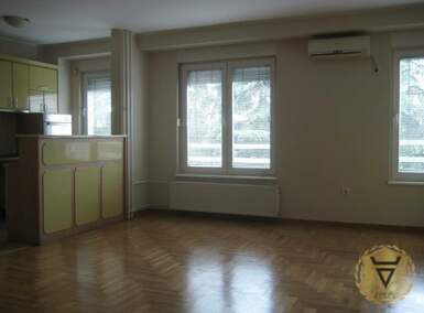 Trosoban stan, Beograd, Cvetkova pijaca , izdavanje, 80m2, 700e, id1466018