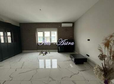 Stan, Beograd, Kalenić pijaca, izdavanje, 120m2, 1500e, id1460775