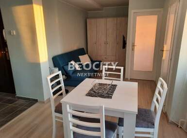 Trosoban stan, Novi Sad, Bulevar Oslobođenja, izdavanje, 40m2, 370e, id1471735