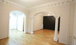 Poslovni prostor / Lokal, Beograd, Bulevar Oslobođenja, izdavanje, 360m2, 4900e, id1478106