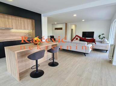 Stan, Beograd, Dedinje, prodaja, 220m2, 950000e, id1483290