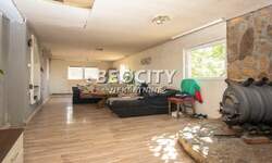 Kuća, Beograd - Petrovčić | Prodaja · 330m² · 250.000€