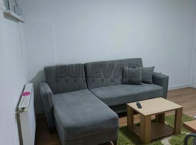 Jednoiposoban stan, Niš - Pravni fakultet | Izdavanje · 35m² · 400€