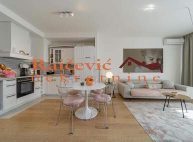 Trosoban stan, Beograd - Beograd Na Vodi | Prodaja · 74m² · 425.000€