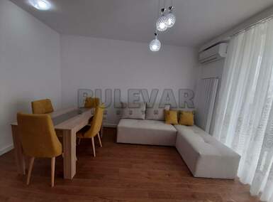 Garsonjera, Niš - Bulevar Nemanjića | Izdavanje · 33m² · 400€