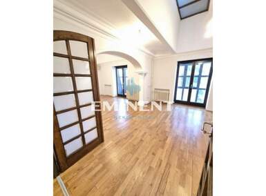 Kuća, Beograd - Autokomanda | Izdavanje · 360m² · 4.900€