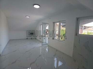 Kuća, Niš - Tehnički fakultet | Prodaja · 280m² · 300.000€