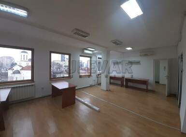 Poslovni prostor / Lokal, Niš - Filozofski fakultet | Izdavanje · 78m² · 650€