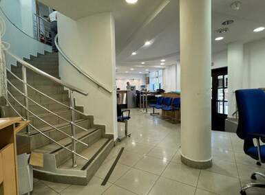 Poslovni prostor / Lokal, Kragujevac | Izdavanje · 202m² · 3.000€