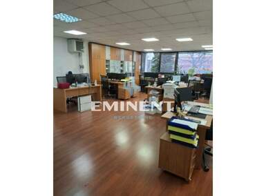 Poslovni prostor / Lokal, Beograd - Blok 37 | Izdavanje · 200m² · 2.750€