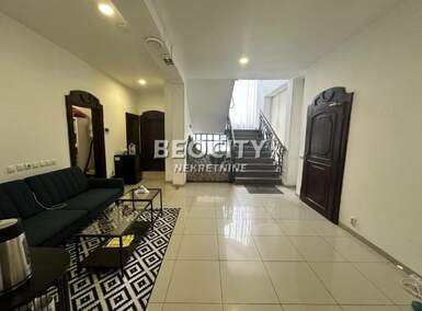 Poslovni prostor / Lokal, Novi Sad - Centar | Izdavanje · 393m² · 3.500€